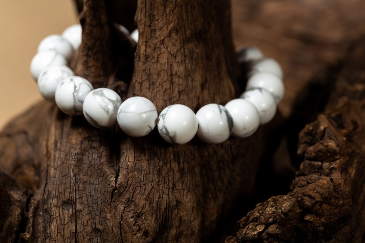 How Does Howlite Work